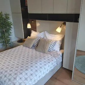  Apartment Siedmiogrodzka - Handy Location, Aircon & Garage Free
