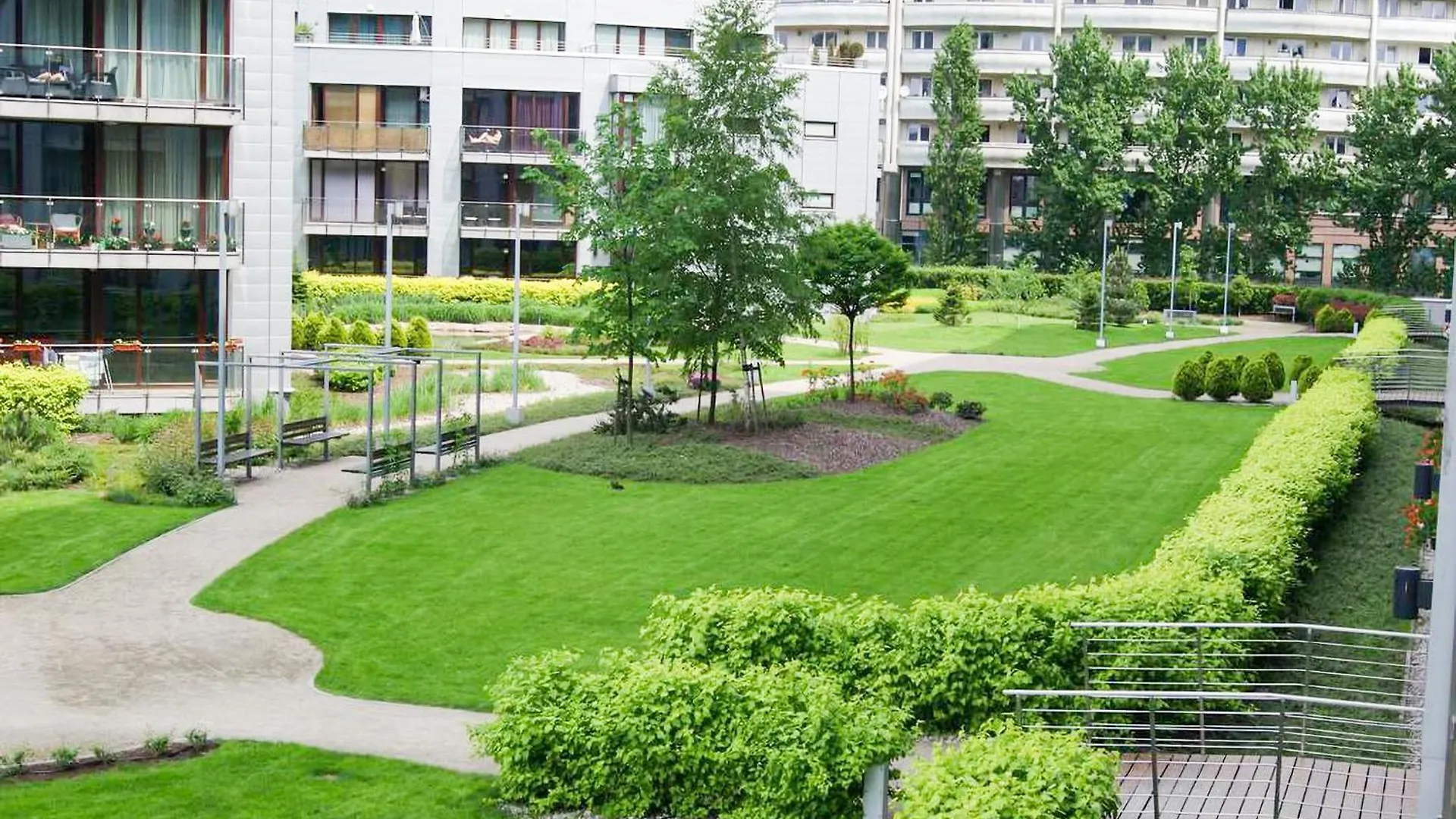 Triton Apartments In Warschau