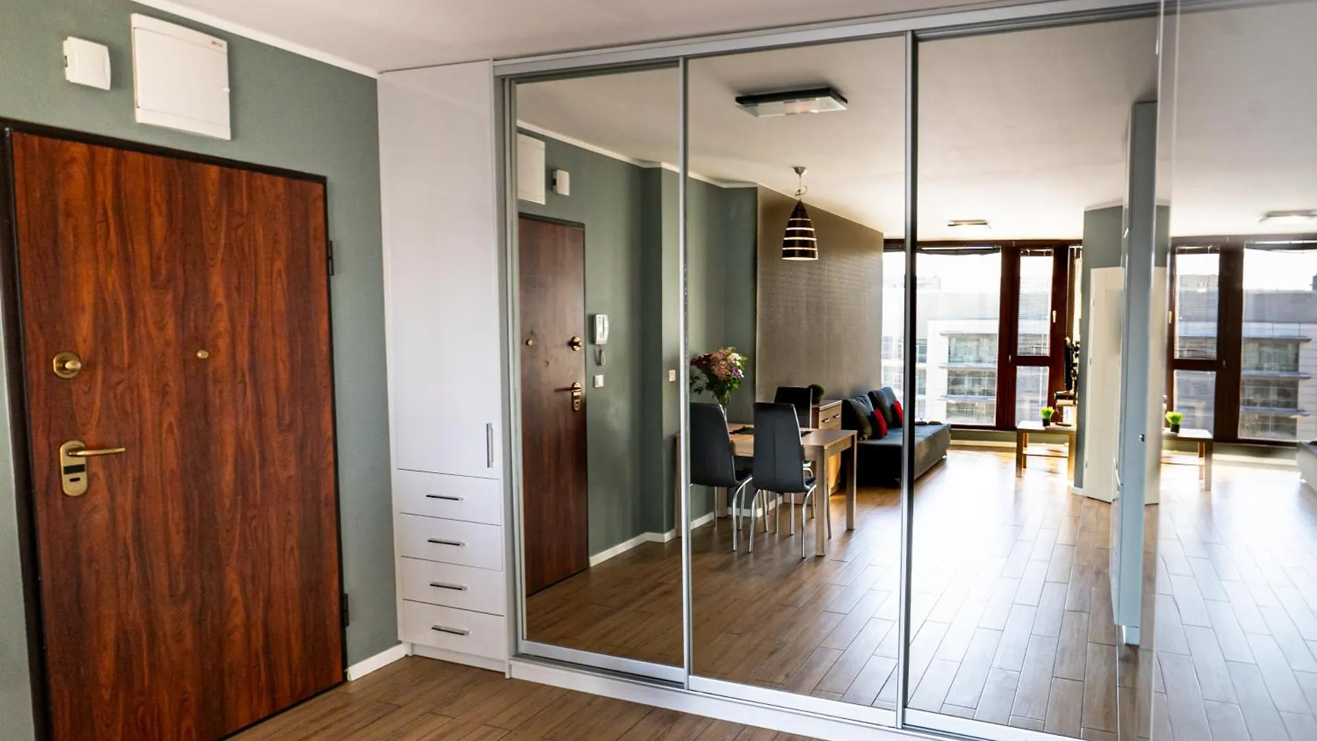 Triton Apartments In Warschau 0*,